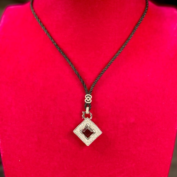 FIVE NECKLACES IN ONE - Picture 13 of 15